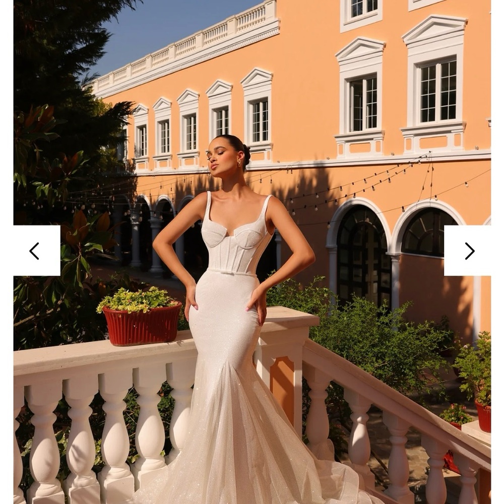 Elegant White Wedding Dress